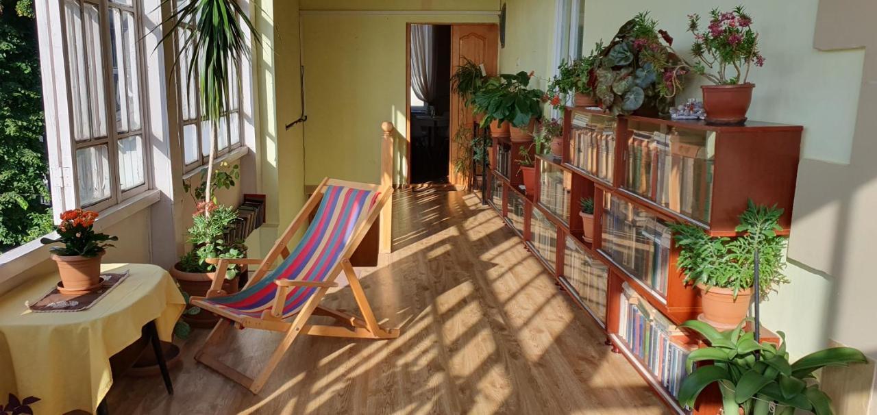 Bookinist Apartment クタイシ エクステリア 写真